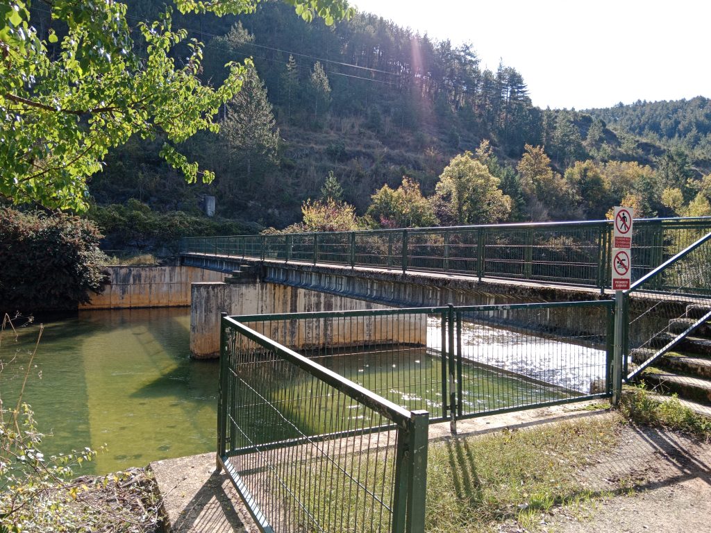 Puente sobre el rio irati en Aoiz